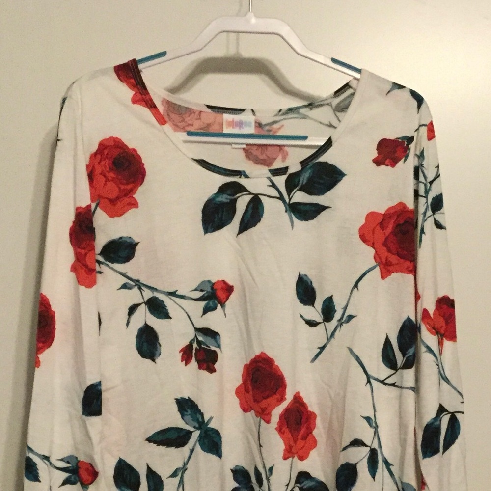 LulaRoe Lynae long sleeve